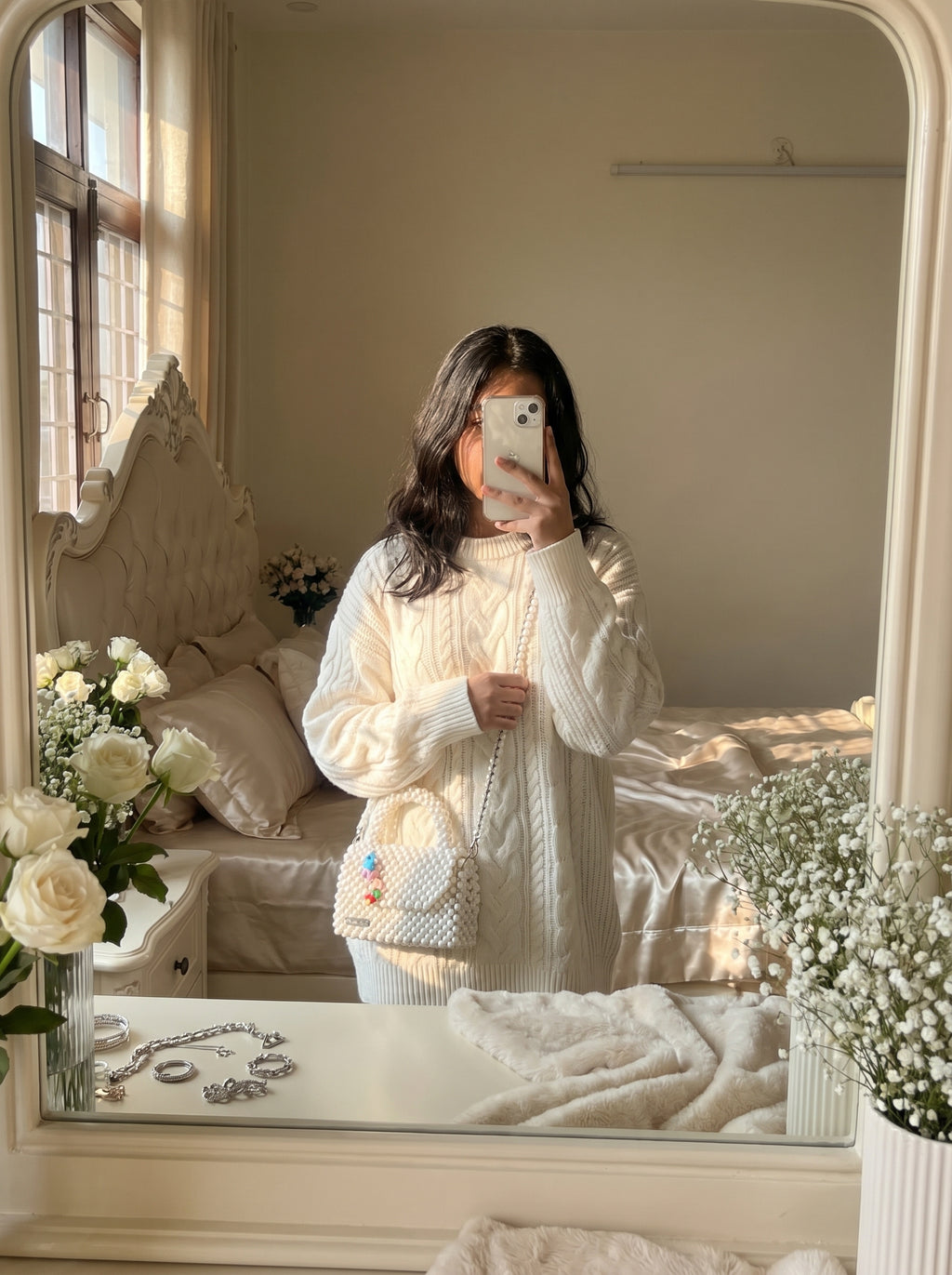 🌸 Ivory Muse Mini – Handmade Pearl Bead Bag