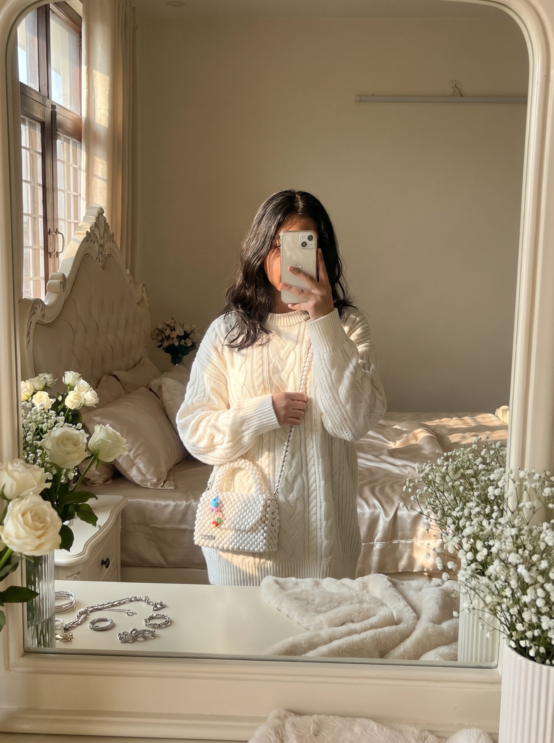 🌸 Ivory Muse Mini – Handmade Pearl Bead Bag