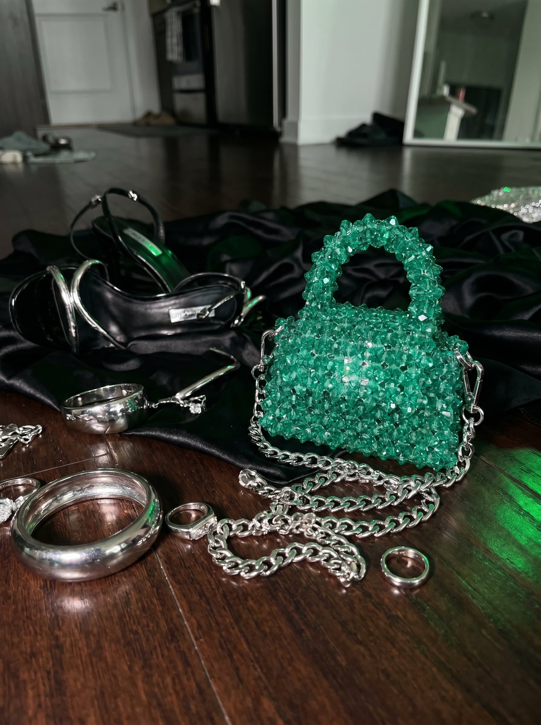 🌸 Emerald Aura Mini – Handmade Green Crystal Bag